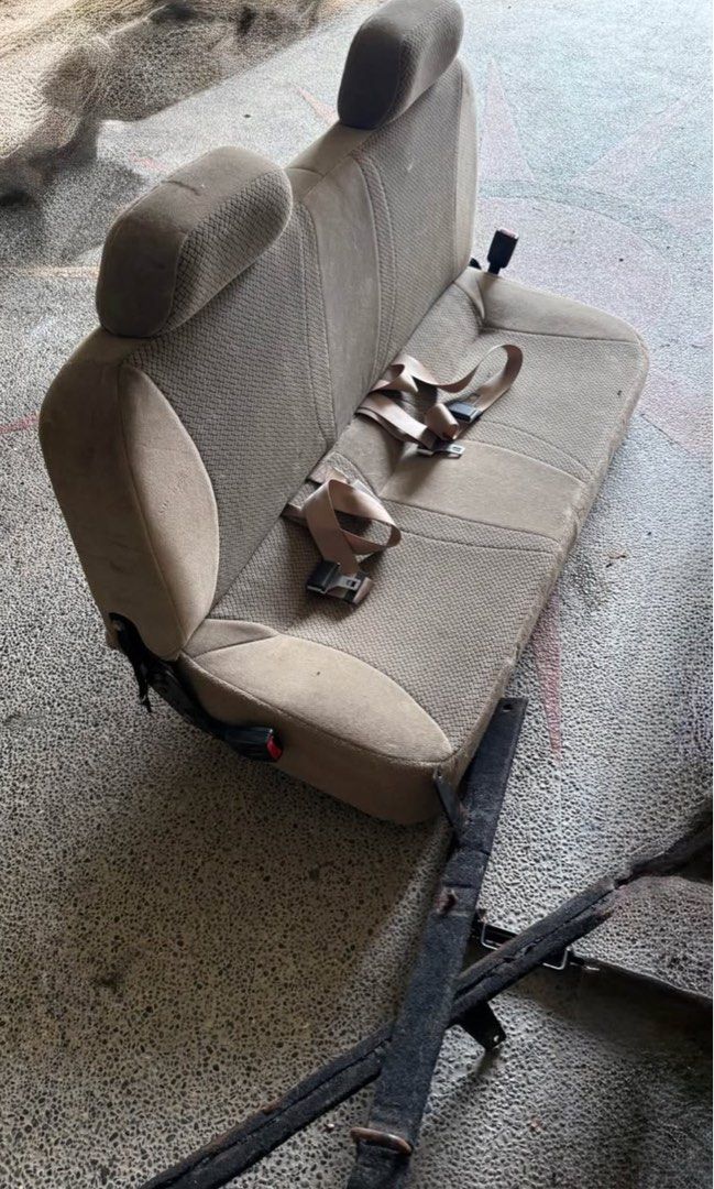 3rd Row Back Seats Gen 1 Ford Expedition 1997 - 2002 (Category: Body Parts and Accessories) located in Makati City. Submitted by mcl79 (Listing ID 1462262251, Image 2). Description: 3rd row seats stock original Compatible for 1997-2003 model .