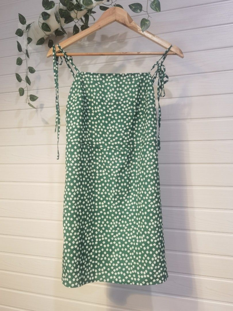 50 each DRESSES, tops, skirt (Category: Dresses) located in Tagaytay City. Submitted by SibsDeclutter4ever (Listing ID 1462423295, Image 1). Description: Small ro med Check pics Buy 3 for 130.