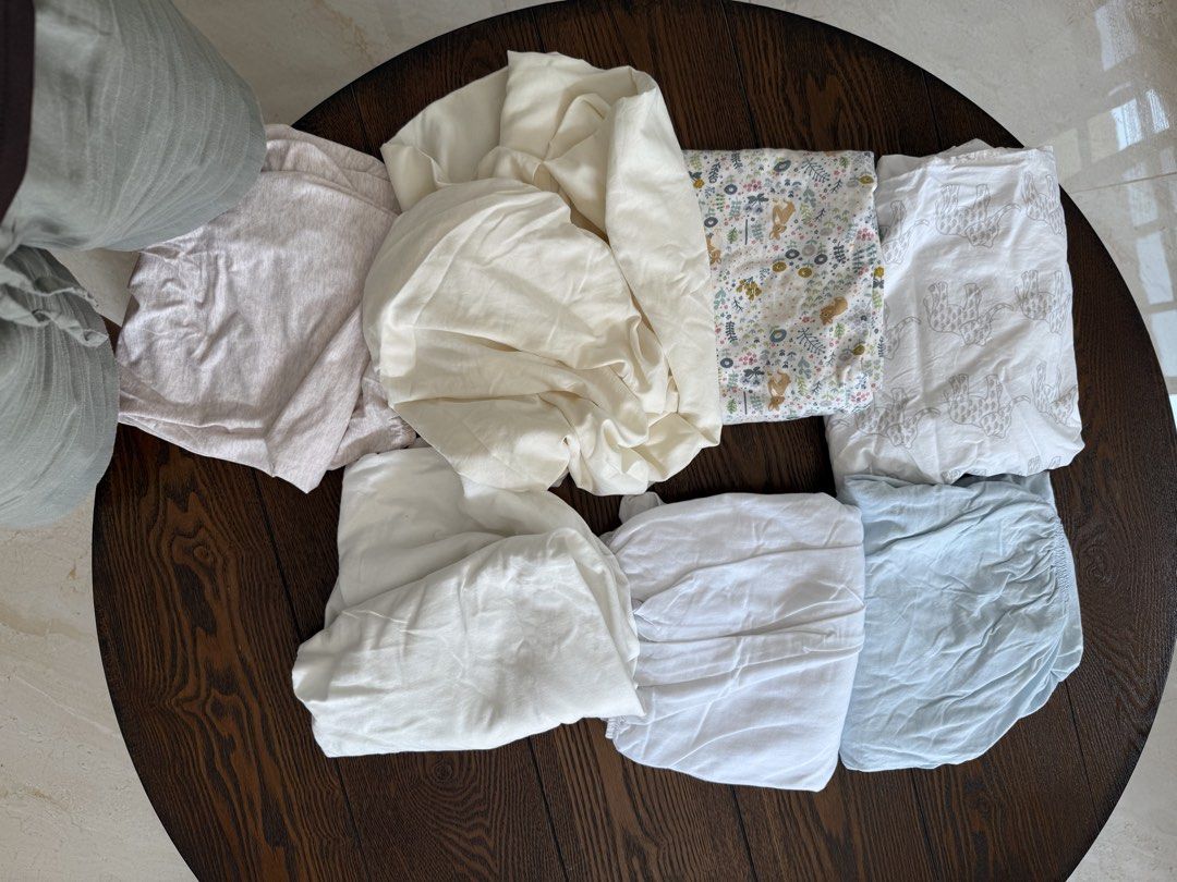 7 pcs Baby Fitted Sheets (Category: Bed Guards) located in Mandaluyong City. Submitted by fairygodmotherwand (Listing ID 1462271875, Image 2). Description: Standard size for baby crib and bassinet.