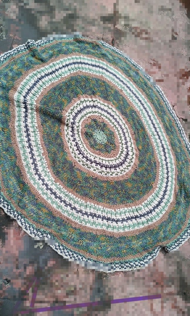 8 setters table, knitted , (Category: Tables & Sets) located in Quezon City. Submitted by dreyamor (Listing ID 1462324496, Image 1). Description: *8 setters knitted table cloth ass. color as u seen in the design *thick *slightly heavy.