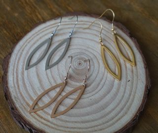 耳環 (Earrings) Collection item 1