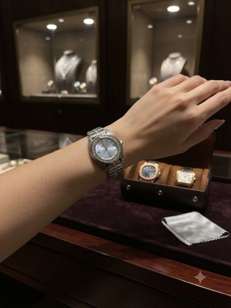 ✨ BRIGHTON Dana Point Silver Crystal Accent Watch ✨ (Category: Women's Watches) located in Manila. Submitted by shopyourstyleph (Listing ID 1462371872, Image 1). Description: Model: Dana Point Design: Features a silver-plated finish, a distinct signature etched heart accent directly above the 12 o'clock marker, a crystal-encrusted bezel, and a patterned metallic link bracelet. Dial: Light silver dial displaying Roman numerals at the primary hours