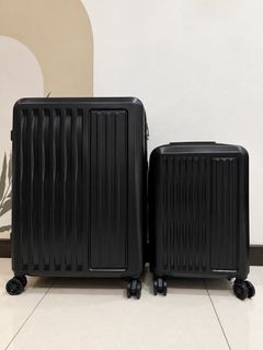 (Category: ) located in . Submitted by mrandmsluggages (Listing ID 1462296693, Image 1). Description: .