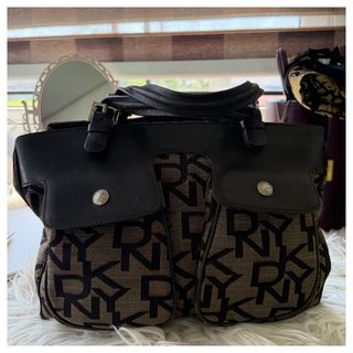(Category: ) located in . Submitted by jolietoujoursfashionshop (Listing ID 1462417703, Image 1). Description: .