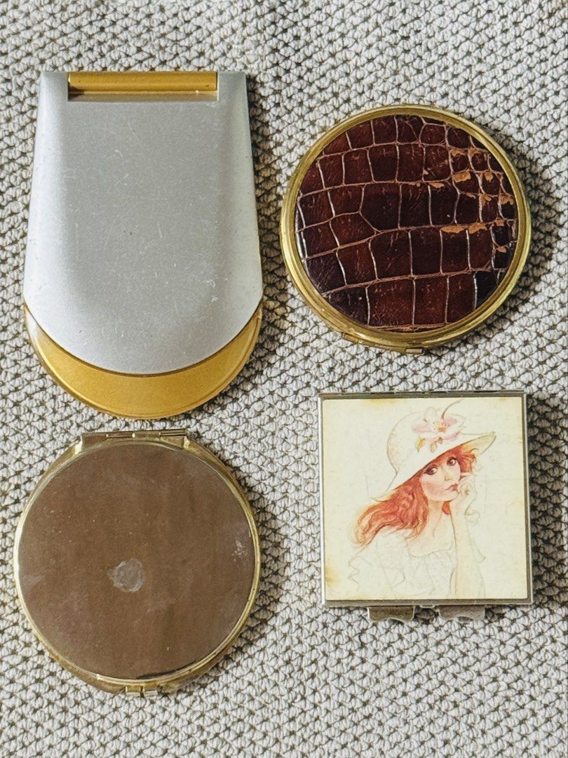 ✨ Vintage Vanity Mirror & Compact Set – 4 Pieces ✨ (Category: Mirrors) located in Bacarra. Submitted by retrovival (Listing ID 1462384491, Image 1). Description: ✨ Vintage Vanity Mirror & Compact Set – 4 Pieces ✨ Charming 4-piece assortment of vintage vanity mirrors/compact cases, each with its own distinct retro character. 💄🪞 Perfect for collectors, vintage lovers, styling props, or as decorative pieces for a vanity table. Included in the set:
