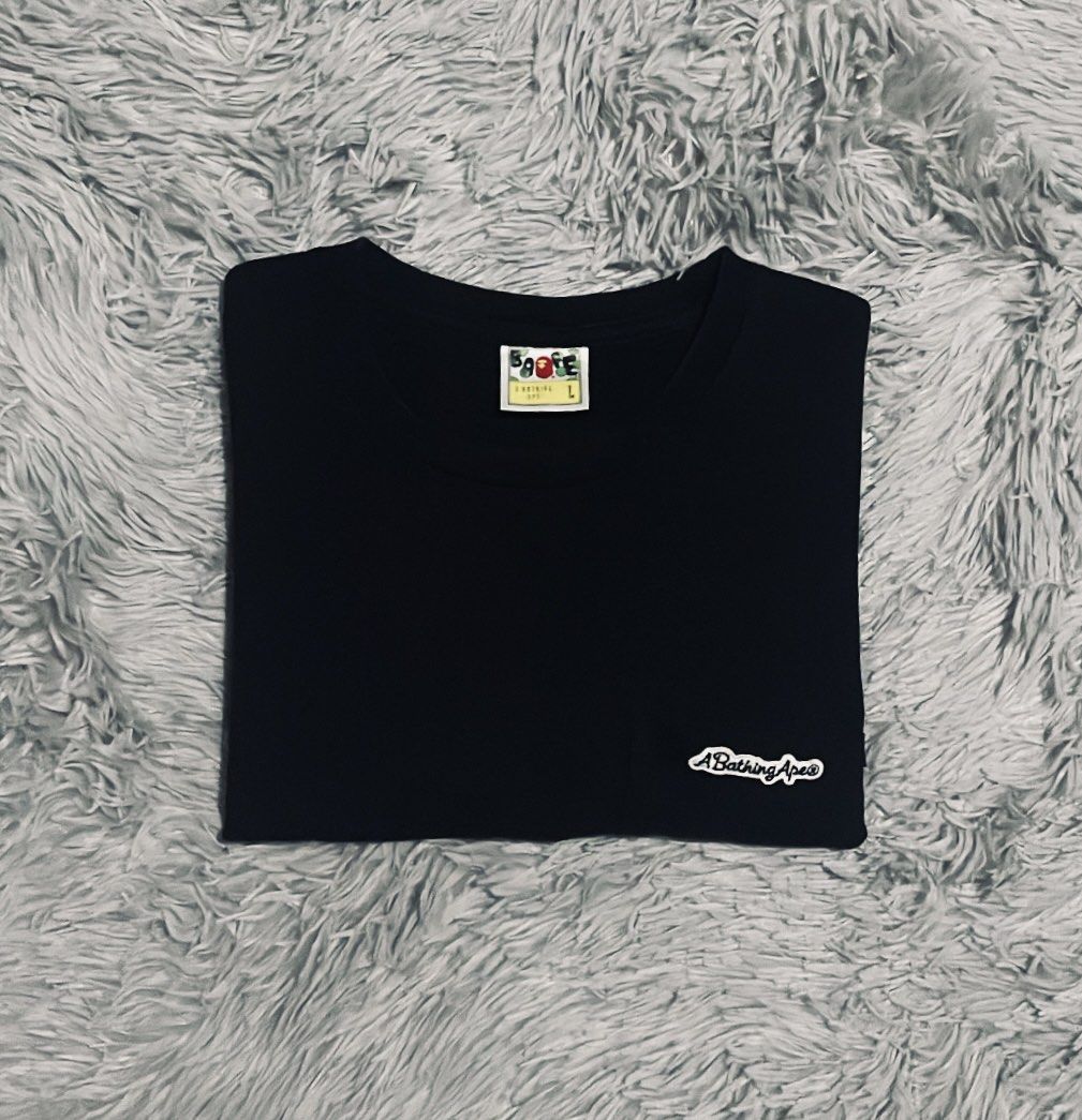 A Bathing Ape Black T-Shirt Size L (Category: Tshirts & Polo Shirts ) located in Cebu City. Submitted by johnova18 (Listing ID 1462435058, Image 1). Description: Bape Black Pocket Tee Authentic ✅ Size: Large Width: 21.5 Length: 29 Color rate: 9.8/10 Excellent condition 2500 + shipping fee Location: Cebu City .