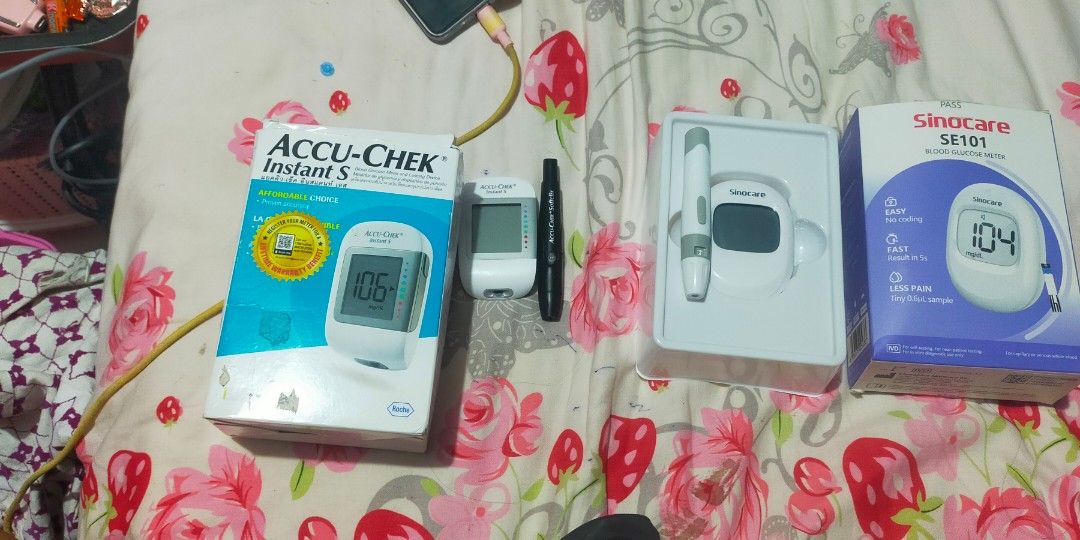ACCU-CHEK INSTANTS and SINOCARE GLUCOMETER (Category: Other Assistive Aids) located in Agoo. Submitted by yurimarie29 (Listing ID 1462344271, Image 1). Description: ACCU-CHEK INSTANT S bilhan na lng ng lancet at strips sa orange app..Watsons,generika or mercury drug...SINOCARE bilhan n lng ng lancet at strips sa orange app.