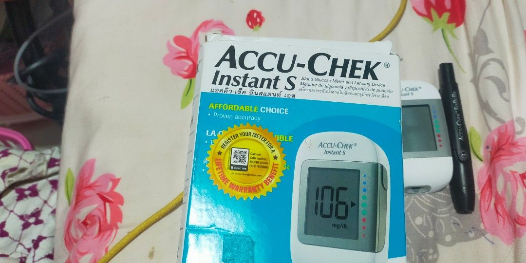 ACCU-CHEK INSTANTS and SINOCARE GLUCOMETER (Category: Other Assistive Aids) located in Agoo. Submitted by yurimarie29 (Listing ID 1462344271, Image 3). Description: ACCU-CHEK INSTANT S bilhan na lng ng lancet at strips sa orange app..Watsons,generika or mercury drug...SINOCARE bilhan n lng ng lancet at strips sa orange app.