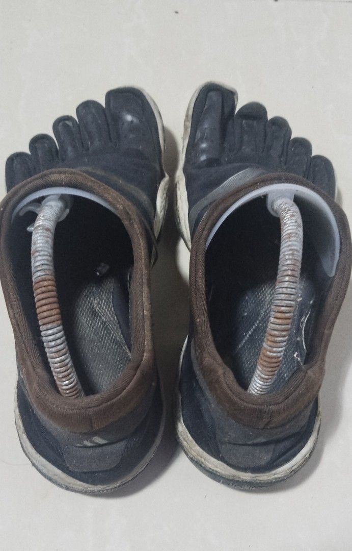 Adidas Adipure Barefoot 9.5US (Category: Sneakers) located in Manila. Submitted by bjie2700446238 (Listing ID 1462307616, Image 2). Description: Preloved Natanggal ung rubber sa sole ng shoes maliban jan wala pong damage or tear ung shoes.