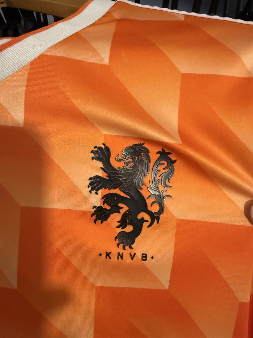 Adidas Netherlands 1988 kit (Category: Activewear) located in Santa Rosa. Submitted by rgnrvn300 (Listing ID 1462359540, Image 2). Description: 1988 netherlands home kit Price: 600 Size: L Width: 20 Length: 30 Color rate: 10/10 Condition: 9/10 Issue: scuff on the printed number Shipping thru J&T.