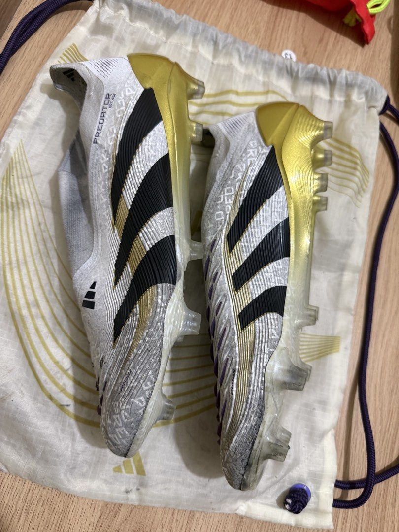 Adidas Predator Football Boots (Category: Boots) located in Mandaluyong City. Submitted by kickin_it_thrift (Listing ID 1462294452, Image 3). Description: Size:9.5 With original box With string bag no issue needs cleaning 4500 negotiable.