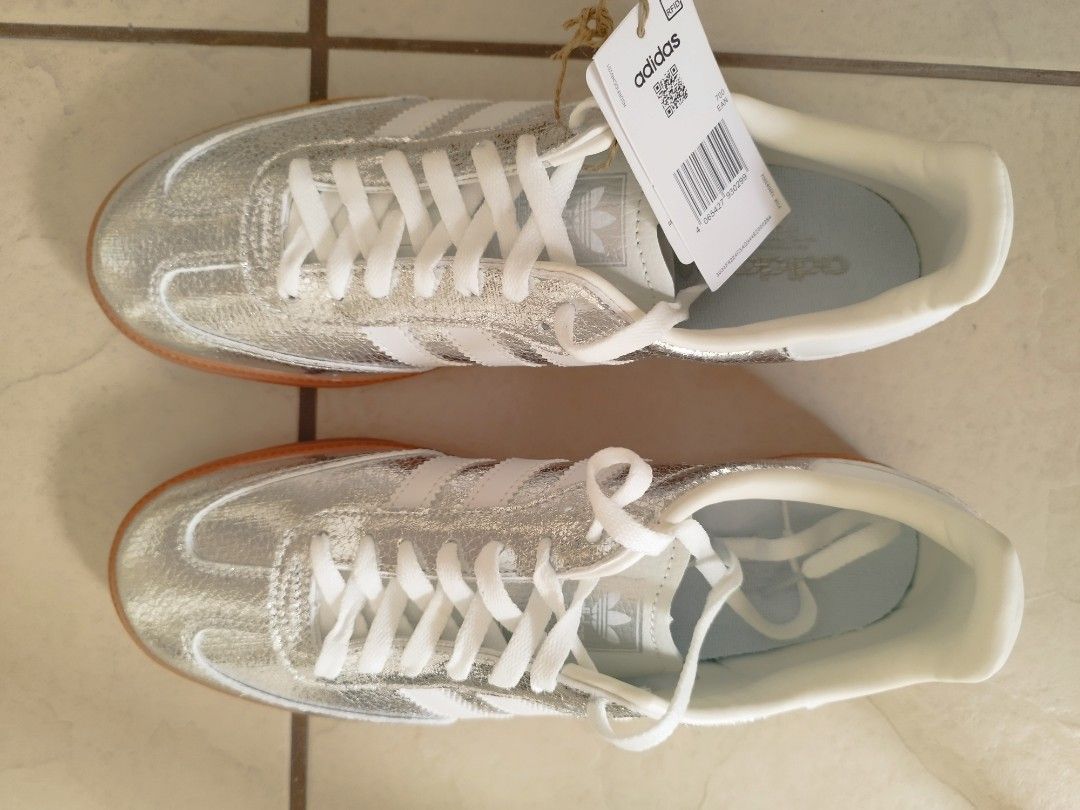 Adidas samba silver (Category: Sneakers) located in Mandaluyong City. Submitted by c88888_8 (Listing ID 1462307402, Image 1). Description: Adidas samba (men's) Color :silver US size 9 Brand new (replica) RFS :wrong size, slightly larger for me Q. C area near E. ROD walteart Lalamove Or pick up.