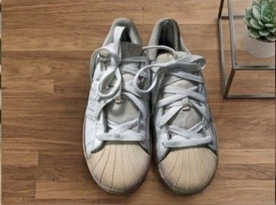 Adidas superstar triple white orig Eu 34 (Category: Casual Shoes) located in Manila. Submitted by simoun189100 (Listing ID 1462439730, Image 1). Description: Size Japan (JPN )21.5 cm (215) US Women's 4.5 UK / British 2 Europe (EU) 34 Condition: Preloved / used Upper has been cleaned Rubber sole/shell toe has noticeable yellowing due to age Some remaining marks/signs of use No obvious major sole separation Price is negotiable contact me for more p