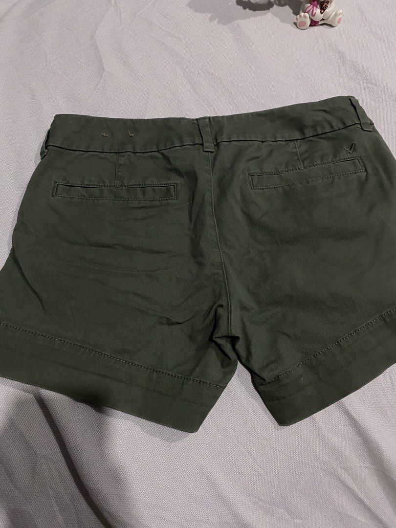 AE chino shorts olive green (Category: Shorts) located in Manila. Submitted by pc.thrift (Listing ID 1462368641, Image 2). Description: .
