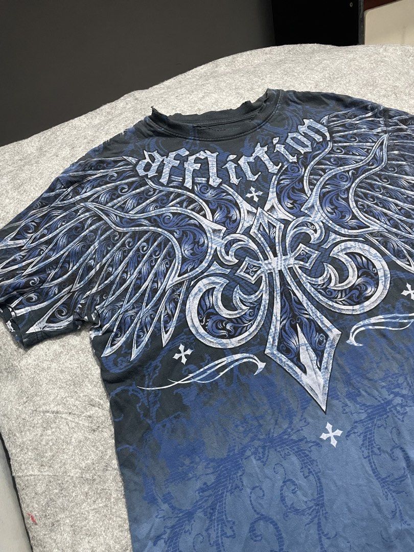 AFFLICTION tee (Category: Tshirts & Polo Shirts ) located in Rizal. Submitted by _yurithrift (Listing ID 1462426569, Image 3). Description: AFFLICTION tee Width: 21.5 Lenght: 30 Issue: last slide .