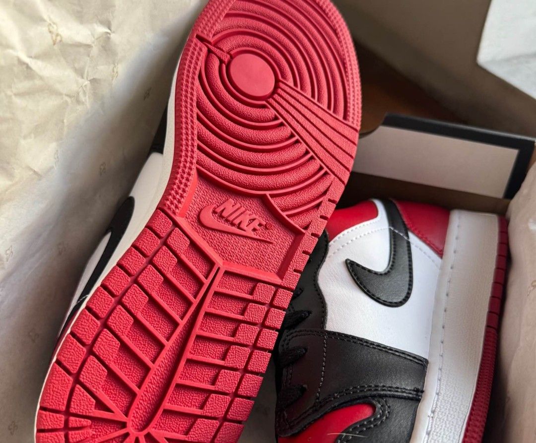 Air Jordan 1 Low breds (Category: Sneakers) located in Quezon City. Submitted by Qualityuseditems (Listing ID 1462399515, Image 2). Description: - Air Jordan 1 Low breds - Classic Gym Red, White, and Black colorway - Size: 7Y (US Youth) - Includes original box - Ideal for everyday use or sneaker collectors.