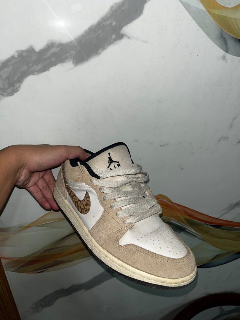 Air Jordan 1 Low SE Brown Elephant (Category: Casual Shoes) located in Batangas. Submitted by arbyyyyy (Listing ID 1462286448, Image 2). Description: (Pinapabenta lang sakin) Air Jordan 1 Low SE Brown Elephant With box and extra lace US: 8 UK: 7 EU: 41.