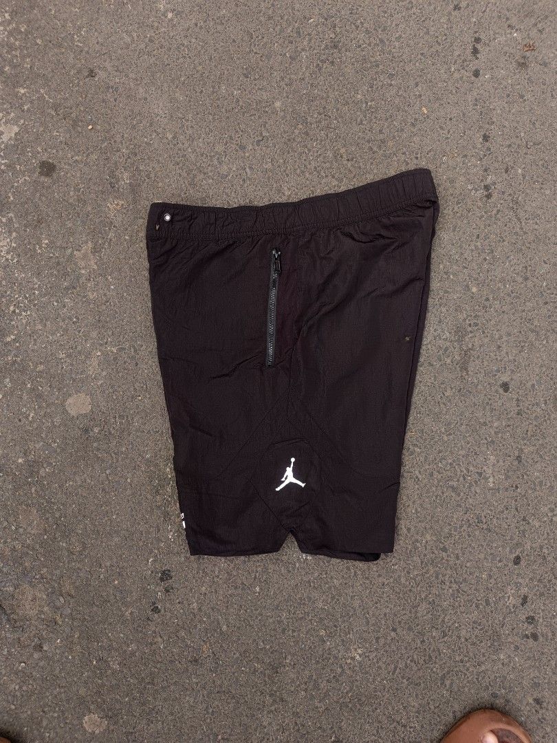 Air Jordan engineered diamond short (Category: Shorts) located in Taguig. Submitted by oswyn_thrifts (Listing ID 1462284399, Image 3). Description: Jordan Engineered diamond cut short excellent condition issue: missing lace 2xl on tag, best fit XL Dimes: W-32 to 36 L-20 800 shipped Taguig loc.