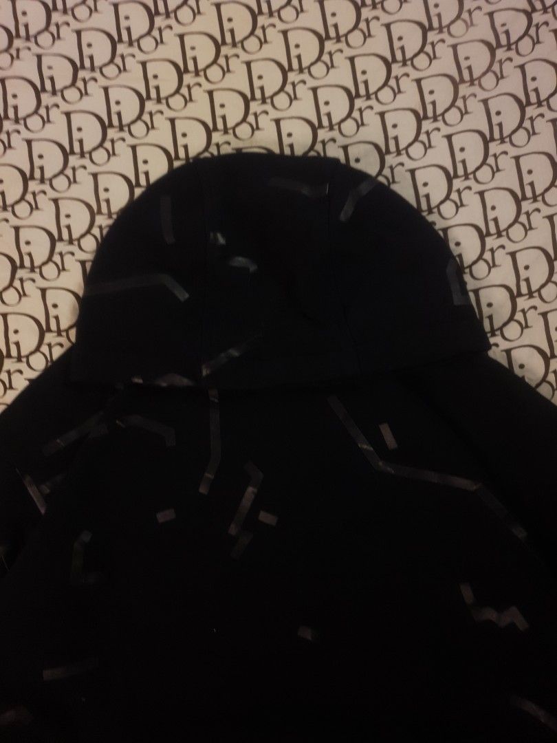Alexander Wang AOP design (Category: Coats, Jackets and Outerwear) located in San Fernando. Submitted by retro.district. (Listing ID 1462432771, Image 2). Description: - Alexander Wang hoodie - Size: Large (23x26) - Condition: Excellent - issue minor hairlines on the design due to usage - Color Rate: 9.5/10.