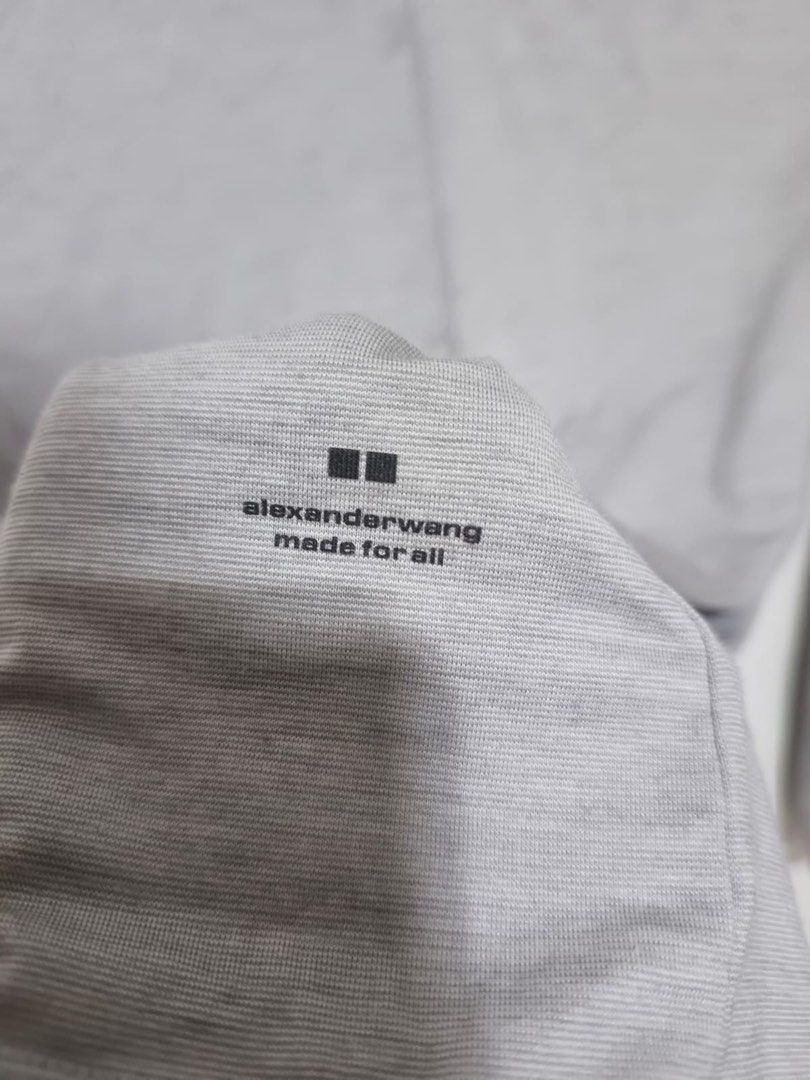 ALEXANDER WANG x UNIQLO (Category: Longsleeves) located in Dasmarinas. Submitted by jessputrages (Listing ID 1462363297, Image 2). Description: For sale Alexander wang x uniqlo Excellent condition No issue 450 shipped Pm for more details.