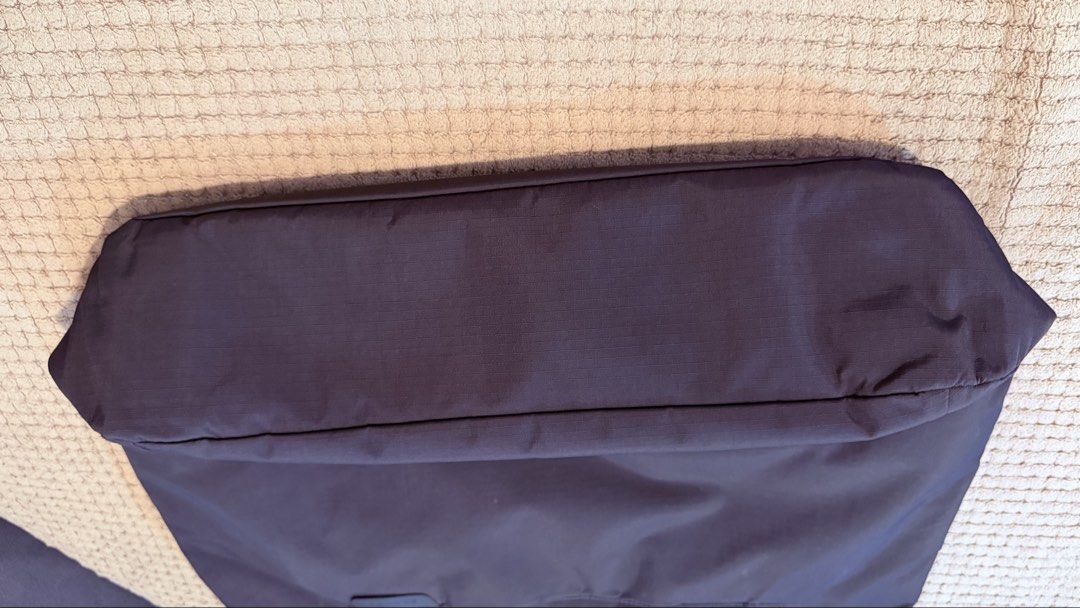 Alpaka Elements Tote Large (Category: Tote Bags) located in San Pedro. Submitted by ruesells (Listing ID 1462431172, Image 3). Description: - Made of durable water-resistent fabric - Spacious interior with clean lining - Comfortable shoulder straps - Ideal for everyday use, travel, or errands - Simple and functional design.