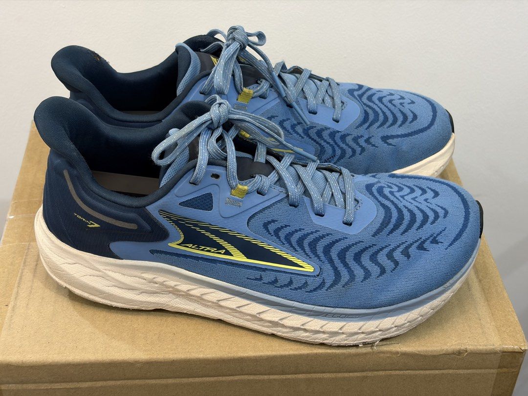 Altra Torin 7 Blue Running Shoes (Category: Sneakers) located in Manila. Submitted by imaooo (Listing ID 1462354400, Image 2). Description: - Altra Torin 7 running shoes in Blue - Lightweight and comfortable for your runs - Excellent grip from the outsole - Shows some signs of wear on soles and uppers from previous use - Ready for your next running adventure - Negotiable price.