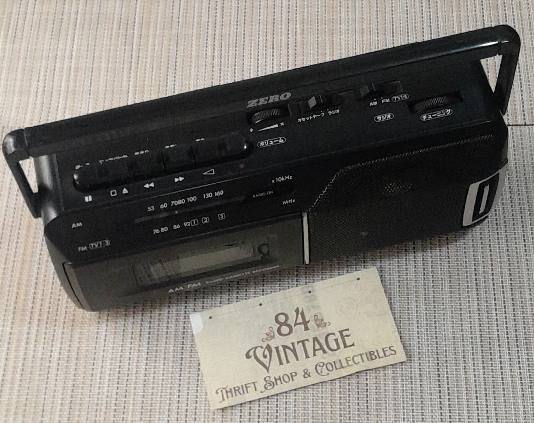 AM Radio (Category: Other Audio Equipment) located in Las Pinas. Submitted by 84vintage (Listing ID 1462268515, Image 2). Description: A gift idea for the AM radio listener. just put batteries and enjoy AM radio especially during bad weather and news flash. Get the news fast, matipid sa battery as well. Excellent sound and tested working but AM Radio only. Battery operated. Video available for sure buyer. Selling As Is Where Is Only. Actual photo