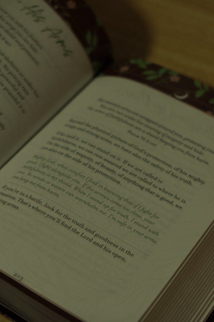 Amazing Grace Morning & Evening Devotional (Category: Religion Books) located in Bulacan. Submitted by roses_are_pink (Listing ID 1462416255, Image 3). Description: mop: gcash, maribank, gotyme mod: lalamove, grab express, j&t.