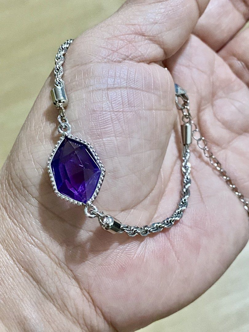Amethyst Bracelet (Category: Bracelets) located in Pasig City. Submitted by talaversify (Listing ID 1462334996, Image 1). Description: Semi-precious stone: Amethyst Stone size: 13x15x6 mm Wrist size: 16cm to 20 cm 💠 Natural stone 💠.