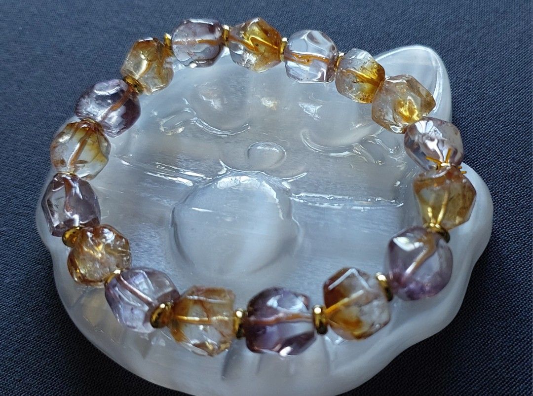 Ametrine Freeform Bracelet (Category: Bracelets) located in Gapan. Submitted by purseofjune (Listing ID 1462286906, Image 1). Description: limited item, cannot restock.