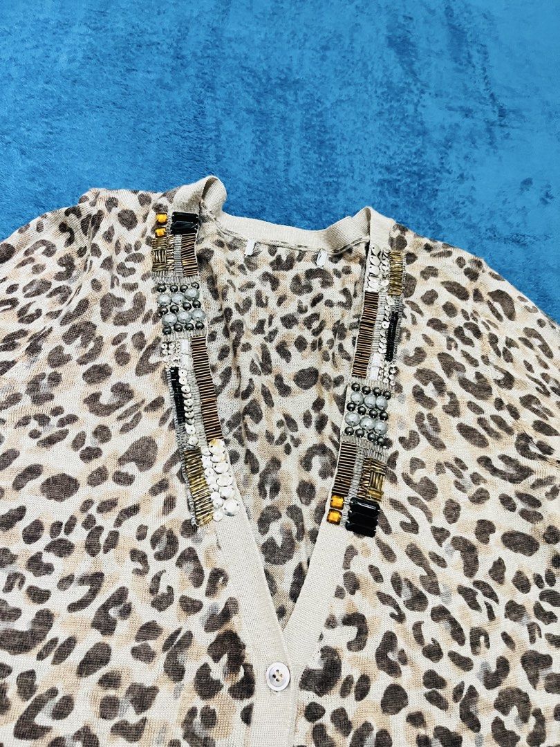 Animal print cardigan (Category: Coats, Jackets and Outerwear) located in Manila. Submitted by ctfashion_ (Listing ID 1462279741, Image 2). Description: S-M Can wear in office No flaws Very comfy.