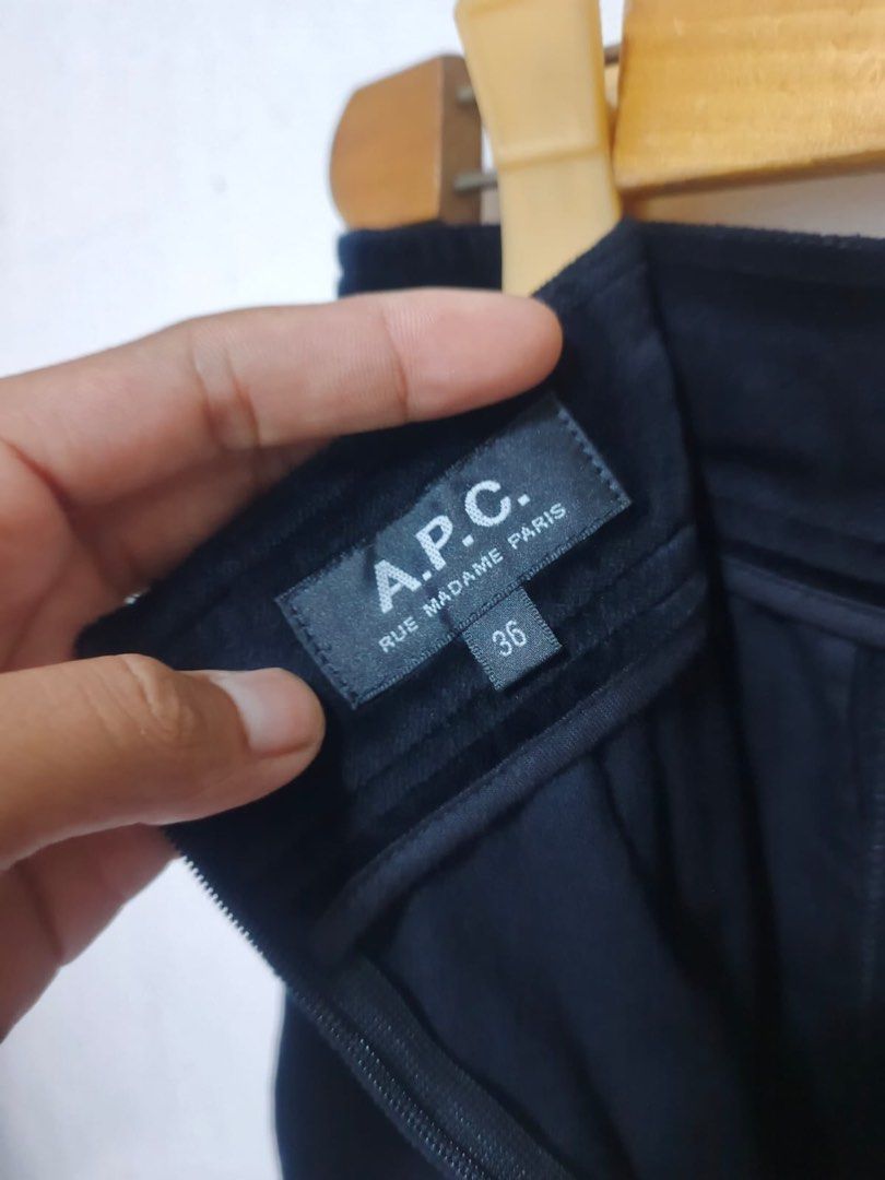 APC (Category: Skirts) located in Dasmarinas. Submitted by jessputrages (Listing ID 1462333887, Image 3). Description: For sale APC skirt Excellent condition No issue 600 plus shipping fee Pm for more details.