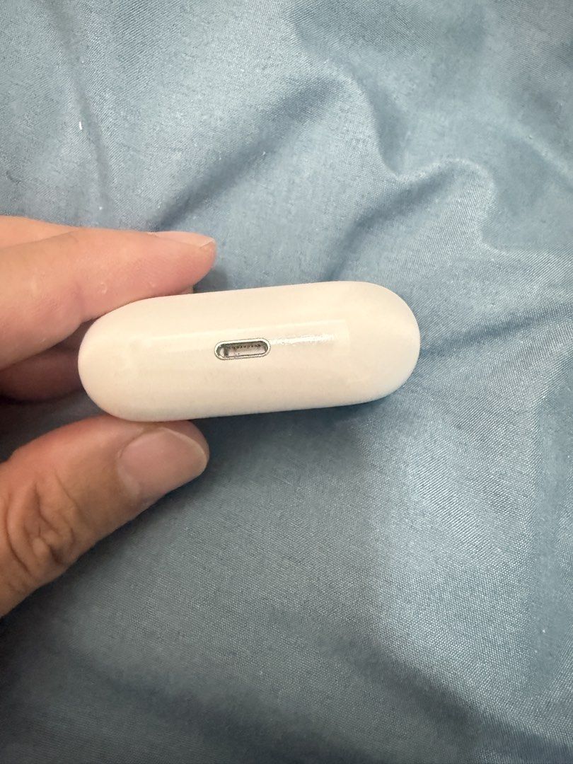 Apple AirPods Pro （分類：耳機）位於 Hong Kong。 由 boldwater_9e42d8 提交（商品編號 1462358376，圖片 3）。簡介： 买了新耳机，旧耳机可正常使用，单耳机。