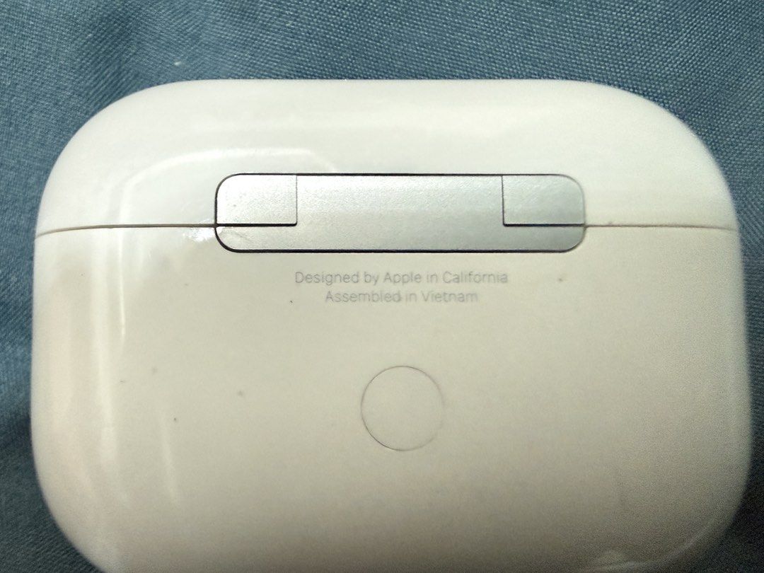 Apple AirPods Pro （分類：耳機）位於 Hong Kong。 由 boldwater_9e42d8 提交（商品編號 1462358376，圖片 2）。簡介： 买了新耳机，旧耳机可正常使用，单耳机。