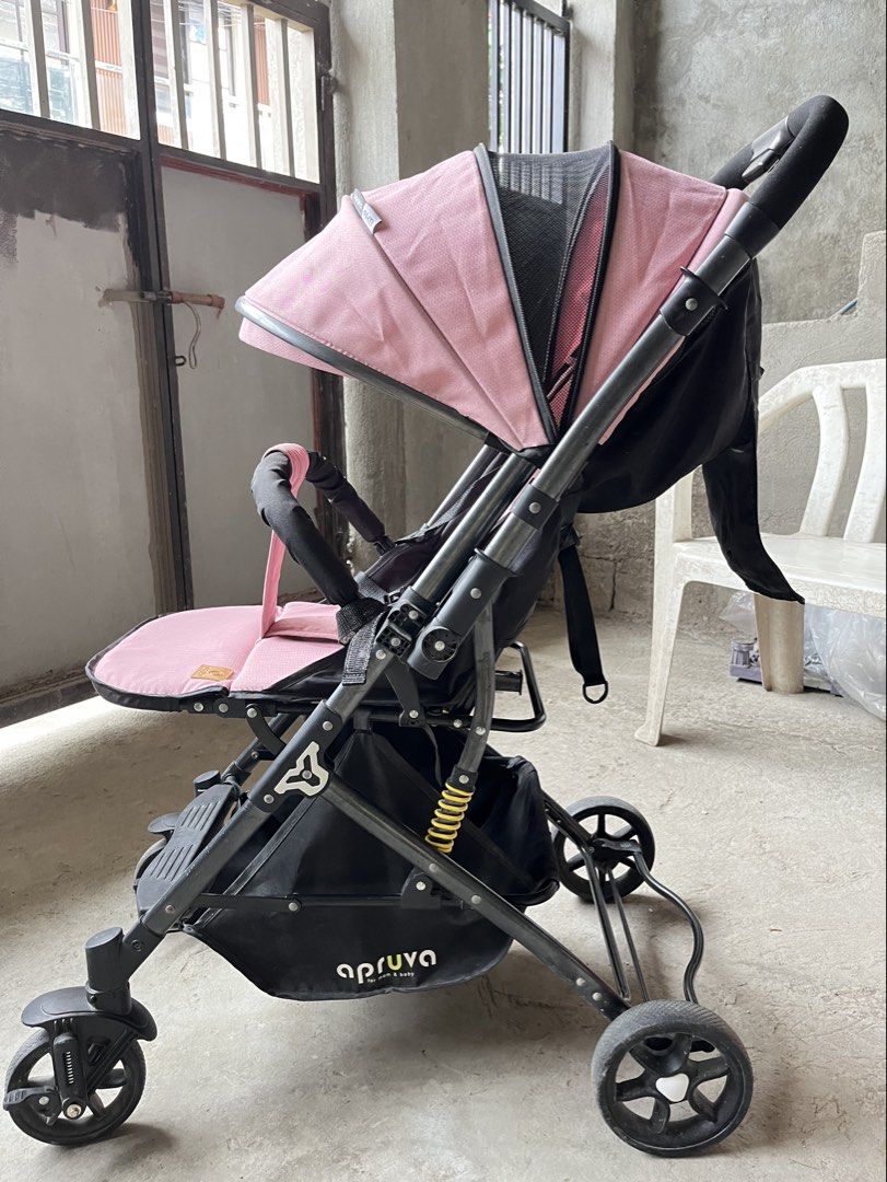 Apruva Ahti Reversible Stroller (Category: Strollers) located in San Jose del Monte. Submitted by springroll1_ (Listing ID 1458684706, Image 2). Description: Reversible Handle: Switch from forward-facing to parent-facing mode instantly to keep an eye on your baby.Ultra-Compact Fold: Folds down small enough to fit into tight car trunks and overhead airplane bins.Newborn Ready: Fully reclines flat, making it safe for infants up to toddlers.Premium 