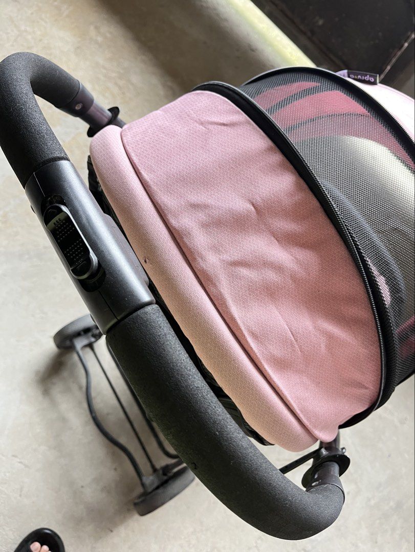 Apruva Ahti Reversible Stroller (Category: Strollers) located in San Jose del Monte. Submitted by springroll1_ (Listing ID 1458684706, Image 3). Description: Reversible Handle: Switch from forward-facing to parent-facing mode instantly to keep an eye on your baby.Ultra-Compact Fold: Folds down small enough to fit into tight car trunks and overhead airplane bins.Newborn Ready: Fully reclines flat, making it safe for infants up to toddlers.Premium 