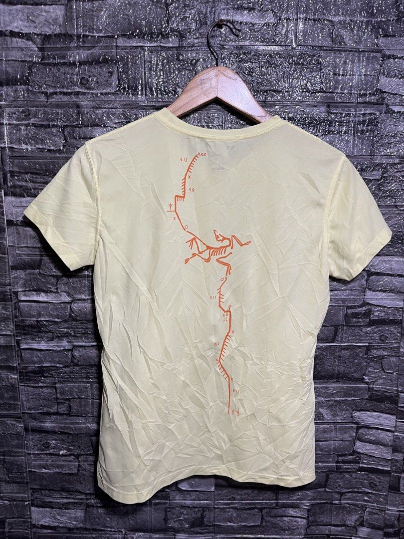 Arc’teryx Logo Shirt (Category: Activewear) located in Manila. Submitted by flex_curation (Listing ID 1462385876, Image 3). Description: 19x24 IN VERY GOOD CONDITION BACOOR CAVITE LOC.