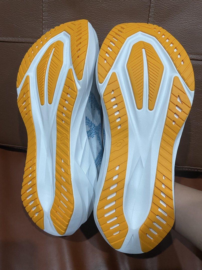 Asics Novablast 5 9US (Category: Sneakers) located in Imus. Submitted by daaayan123 (Listing ID 1462279031, Image 3). Description: .