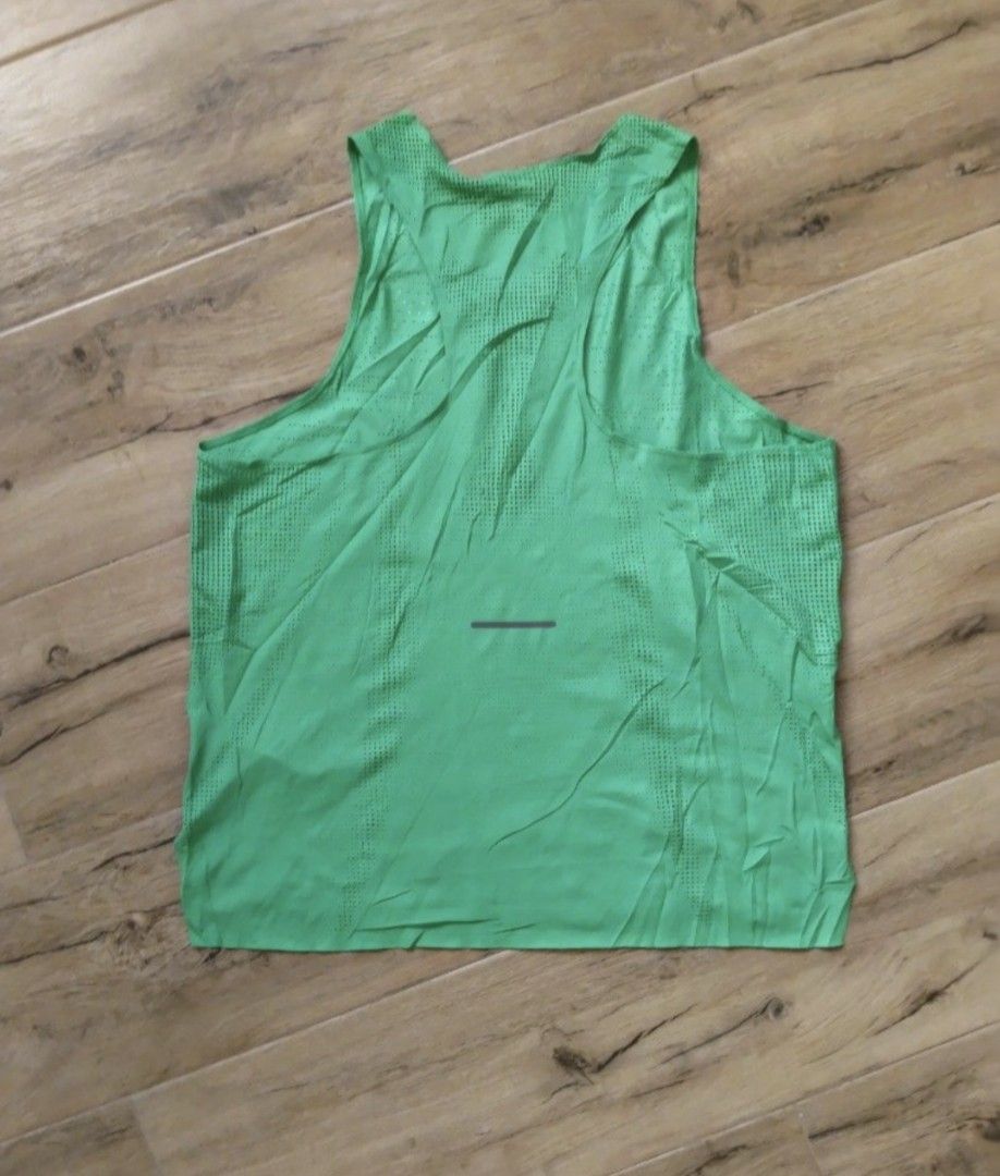 ASICS VENTILATE ACTIBREEZE SINGLET (Category: Activewear) located in Manila. Submitted by anthonyata85207 (Listing ID 1462267076, Image 2). Description: - Asics Ventilate Actibreeze Singlet - Size: L - Features ACTIBREEZE technology for superior breathability - All-over perforated design for enhanced ventilation - Ideal for running, workouts, and active wear - Made in Cambodia.