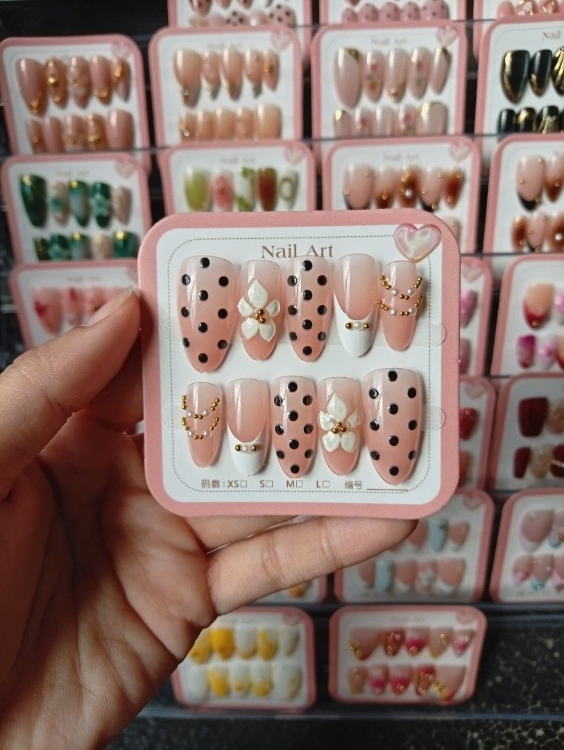 Assorted Designs Press-On Nails Set (Category: Hands & Nails) located in Manila. Submitted by shengsells (Listing ID 1462436675, Image 2). Description: Press On Nails! Sizes available: XS, S, M. With Nail Prep Kit. loc: BCD, 6100.