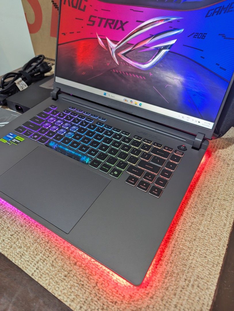ASUS ROG Strix G16 i7-14650HX RTX 5060 (Category: Laptops & Notebooks) located in Angeles City. Submitted by pasabuyfromus (Listing ID 1462306808, Image 2). Description: Mall SRP 130-50k PM Agad Wasari/Makinis 👀 Fresh Catch para kang bumili ng bago 😎 Pre-owned laptop and charger complete with box and manuals. Almost brand new 96.5% Battery Health. Asus ROG Strix G16 2025 model 16inch FHD+ 16:10 165Hz/3ms Intel i7-14650HX / RTX5060 🔥 16GB RAM D