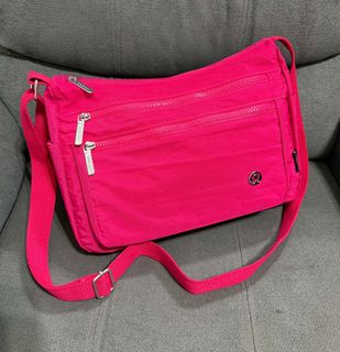 (Category: ) located in . Submitted by luxxechic (Listing ID 1462375802, Image 1). Description: .