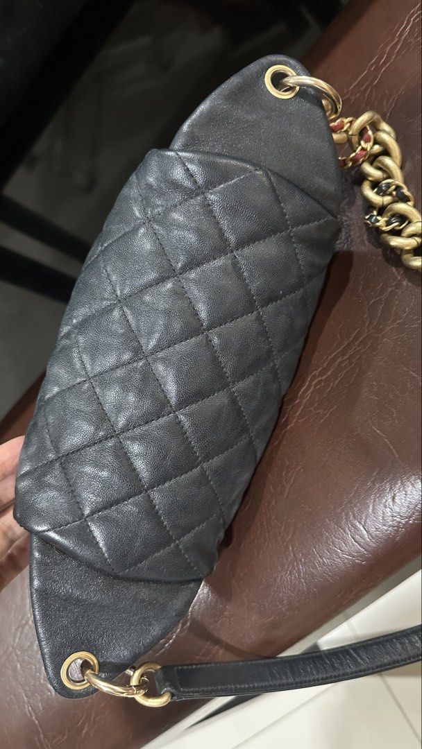 Authentic Chanel Belt Bag (Category: Luxury Bags & Wallets) located in Las Pinas. Submitted by marshmallowmax (Listing ID 1462330996, Image 3). Description: Guaranteed Authentic! Minimal signs of use, no flaws Fits big size phones With dustbag.