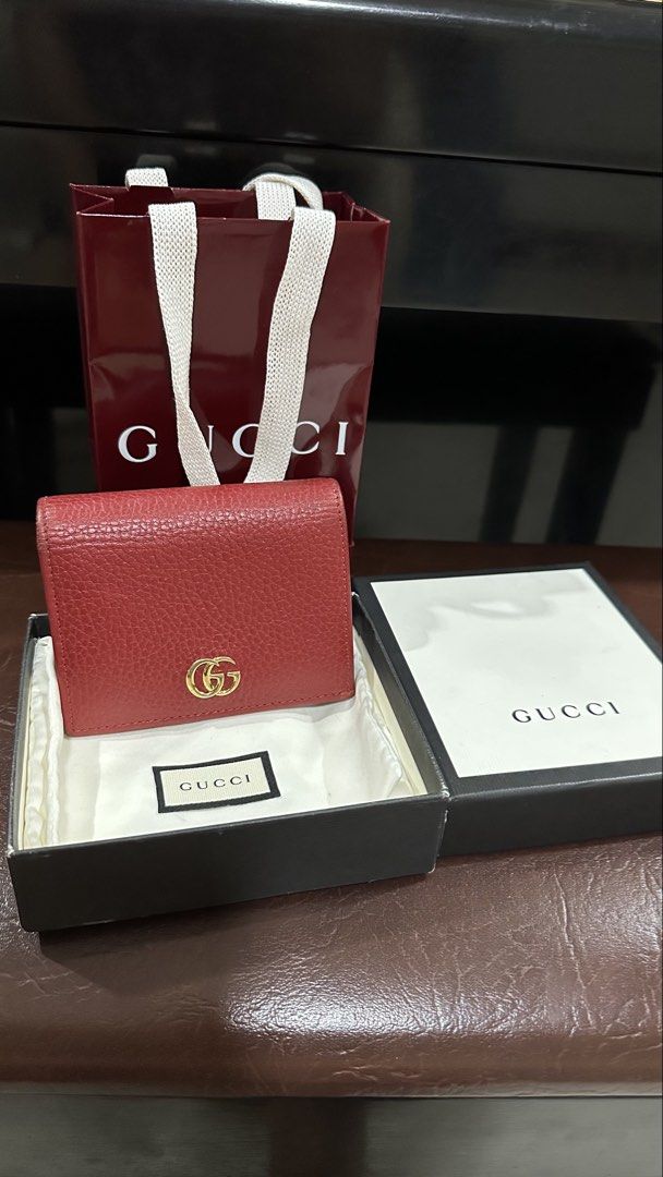Authentic Gucci Compact Wallet (Category: Luxury Bags & Wallets) located in Las Pinas. Submitted by marshmallowmax (Listing ID 1462359045, Image 1). Description: Excellent used! Minimal signs of usage, no flaws.. With box, paperbag and dustbag.