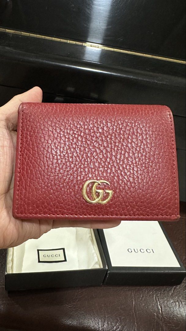 Authentic Gucci Compact Wallet (Category: Luxury Bags & Wallets) located in Las Pinas. Submitted by marshmallowmax (Listing ID 1462359045, Image 2). Description: Excellent used! Minimal signs of usage, no flaws.. With box, paperbag and dustbag.
