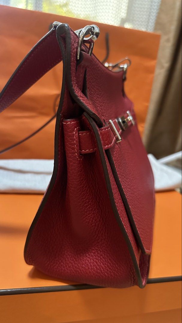 Authentic Hermes Jypsiere 28 Clemence (Category: Luxury Bags & Wallets) located in Las Pinas. Submitted by marshmallowmax (Listing ID 1462329974, Image 2). Description: Slight used Rank A Bicolor // Rouge Casaque & Rose Jaipur Stamp Psquare (2012) Box, dustbag and paperbag.