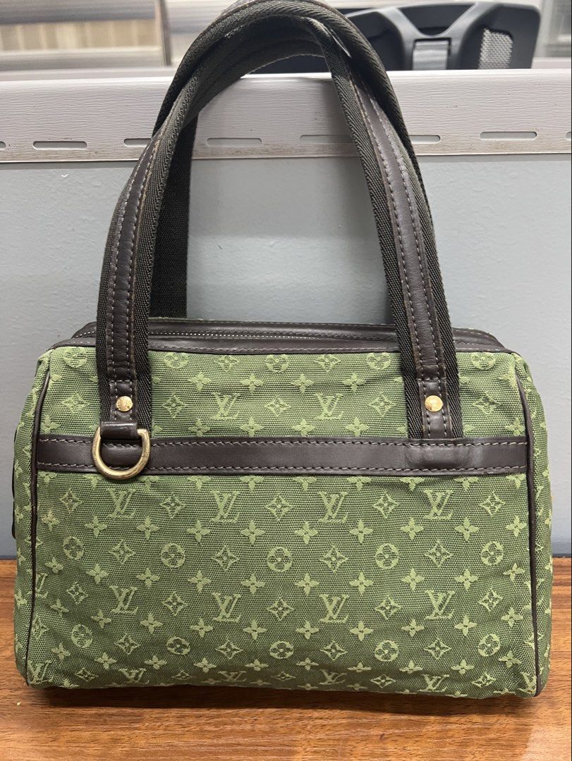 Authentic Louis Vuitton Monogram Mini Josephine Handbag (Category: Luxury Bags & Wallets) located in Cagayan de Oro. Submitted by riggstuffs (Listing ID 1462406130, Image 1). Description: ➡️ Guaranteed Authentic LV Monogram Mini Josephine bag ➡️ With code ➡️ Exterior is in good condition. Minimal signs of use but hardly noticeable . ➡️ Clean interior. ➡️ Dimension : 20cm x 27cmx 14cm ➡️ No other inclusion Disclaimer: Riggstuffs is not associated 