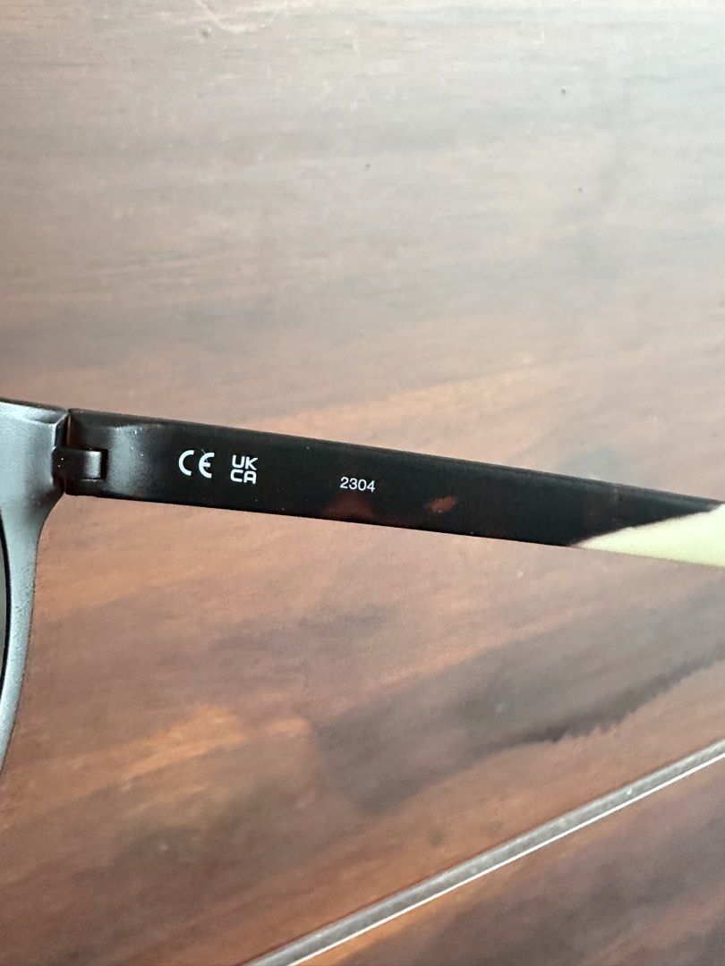 Authentic Nike Sunglasses (Category: Sunglasses & Eyewear) located in Quezon City. Submitted by nej_20 (Listing ID 1462304506, Image 2). Description: Original Sunglasses 💯 Brandnew 💯 Fixed Price ‼️ It comes in a ziplock bag with a leaflet included. What you see is what you get. 📍 Quezon City.
