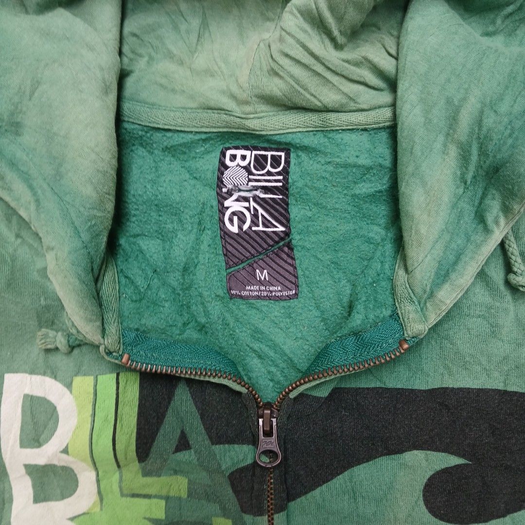 B1LLABONG HOODIE JACKET (Category: Coats, Jackets and Outerwear) located in Murcia. Submitted by rndom.stffs (Listing ID 1462334572, Image 3). Description: KITA SA PICTURE YUNG ISSUE DIMENSION: 21WIDTH. 27LENGTH SIZE MEDIUM ON TAG.