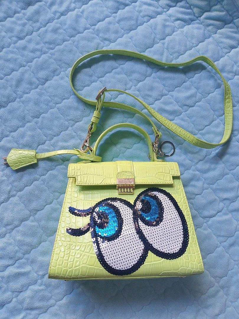 Bag (Category: Shoulder Bags) located in San Jose. Submitted by grandflower.114526 (Listing ID 1462276738, Image 3). Description: .